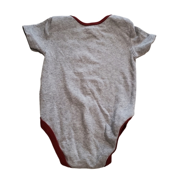 Gen 2 Bodysuit University of Alabama 18 months Gray Red Snap Crotch Short Sleeve - Picture 2 of 5